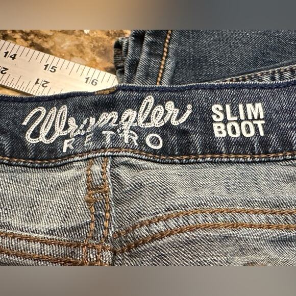 Wrangler Retro Slim Bootcut Jeans in a Mens 36 x 30 - Picture 3 of 8